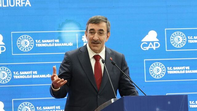 Cumhurbaşkanı Yardımcısı Yılmaz: Enflasyonla mücadelede kararlı bir şekilde yol alıyoruz