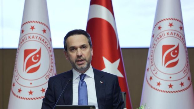 Bakan Bayraktar: Azerbaycan ile 33 milyar metreküplük gaz anlaşması yaptık