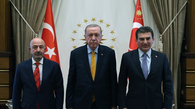 Cumhurbaşkanı Erdoğan, OYAK Yönetim Kurulu Başkanı Aksakallı'yı kabul etti