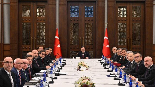 Cumhurbaşkanı Yardımcısı Yılmaz metal sektörü temsilcileriyle görüştü