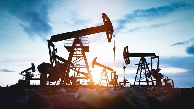 Petrolde güçlü dolar baskısı
