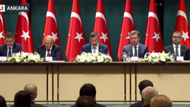 Cumhurbaşkanı Yardımcısı Yılmaz: Yılın geri kalanında dezenflasyon sürecinin kesintisiz devam etmesini bekliyoruz