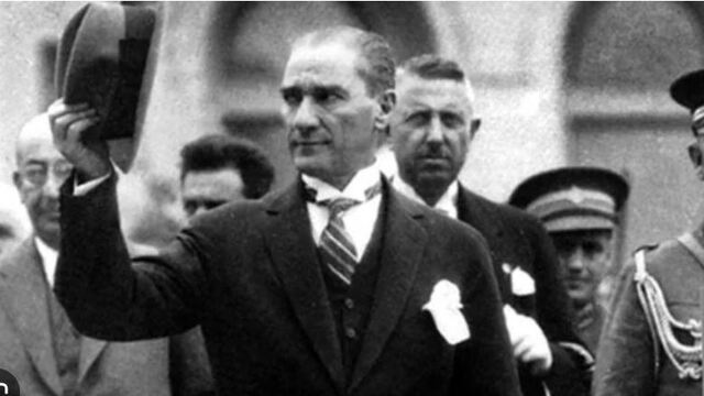 102 yıllık 'en büyük eser' Cumhuriyet kutlu olsun